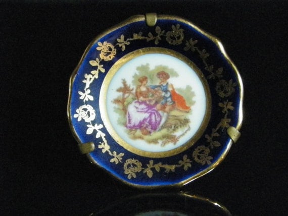 Assiette en porcelaine décorative 15,50cm avec support