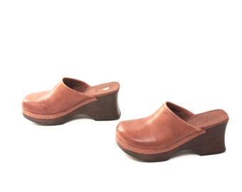 size 8 CLOGS tan leather 80s 90s WOODEN slip on wedge mules
