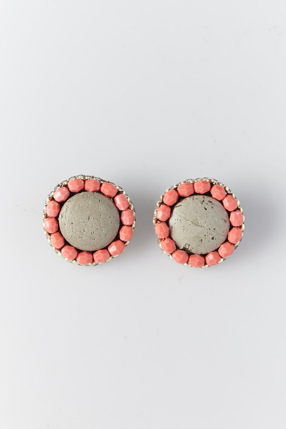 Bead embroidered handmade round stud earrings by AntoniettaPresti