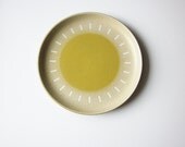 Denby Ode Dinner Plate - Made In England - Fine Vintage Stoneware - Mid Century Modern Geometric Design - Mustard Yellow Harvest Gold Color