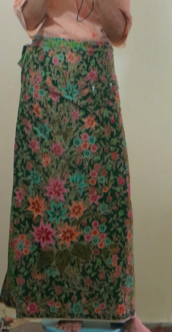 Indonesian Batik Cotton Skirt Wrap in Green