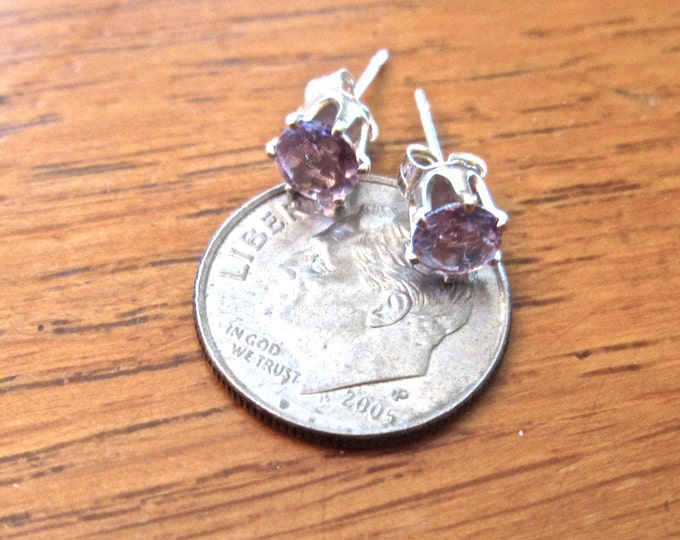 Amethyst Studs, 5mm Round, Natural, Set in Sterling Silver E787
