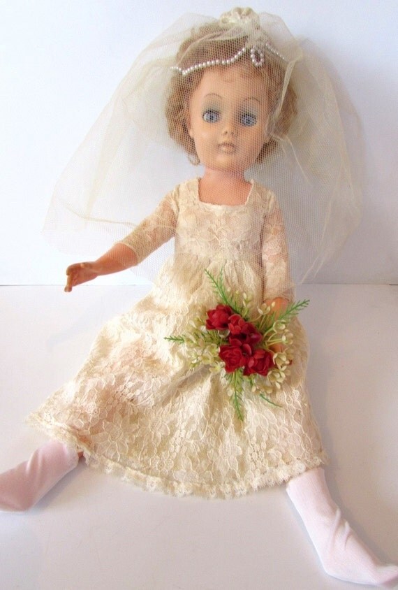 Great Looking Vintage CHILTERN Bride Doll Made in England
