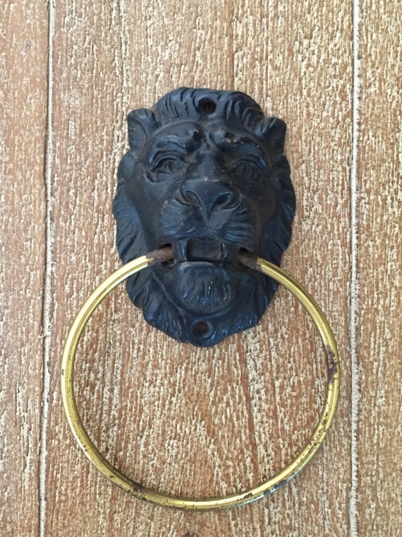 Vintage Cast Iron Lions Head Towel Ring Hand Towel Ring