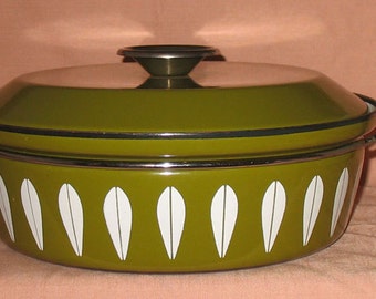 Cathrineholm Norway Dutch Oven Pot Avacado Green Enamelware Lotus Cookware