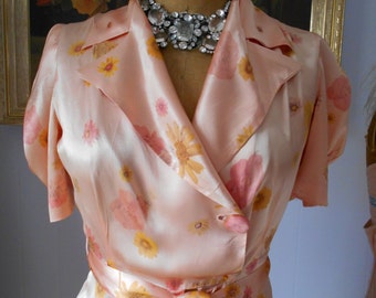 Elegant 1940's Satin Dressing Gown/Lingerie Peach with Flowers