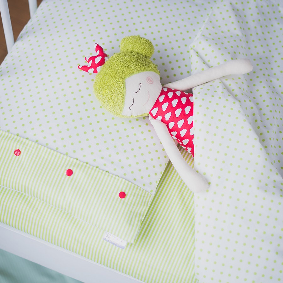 Crib duvet cover with a doll Princess on a Pea duvet and