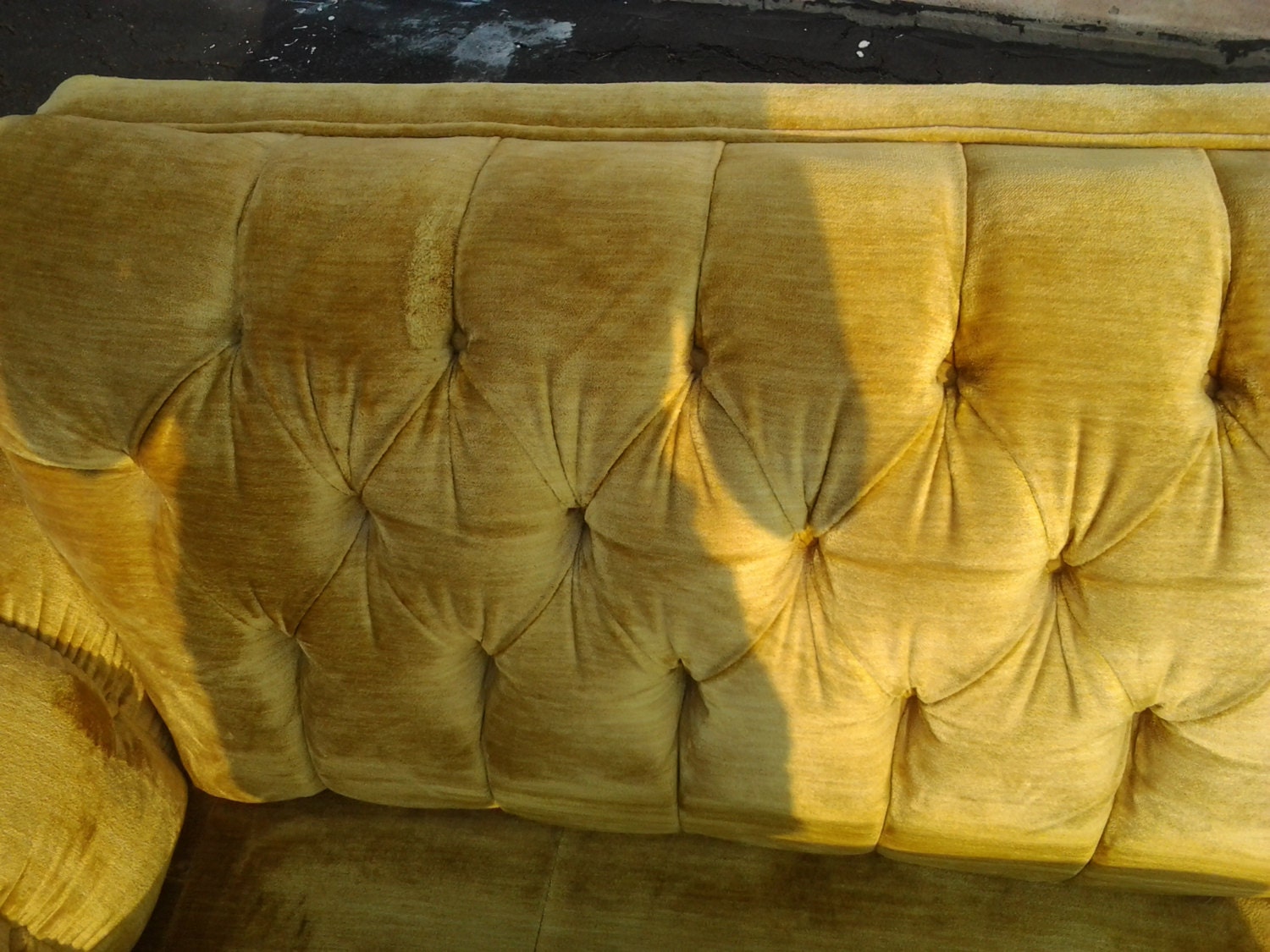 Vtg Mid Century Modern Gold Velvet Sofa Hollywood Regency