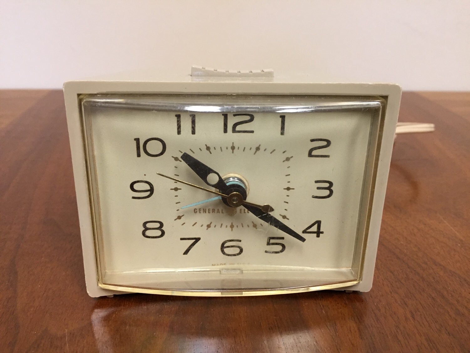 General Electric Alarm Clock Model 7300 Made in USA by commonorder