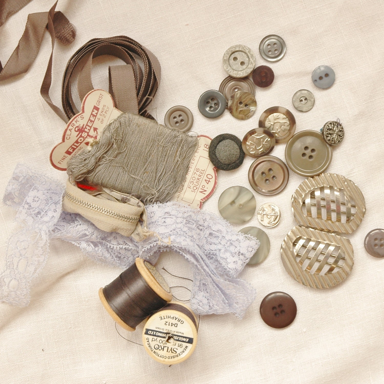 Vintage sewing kit Grey