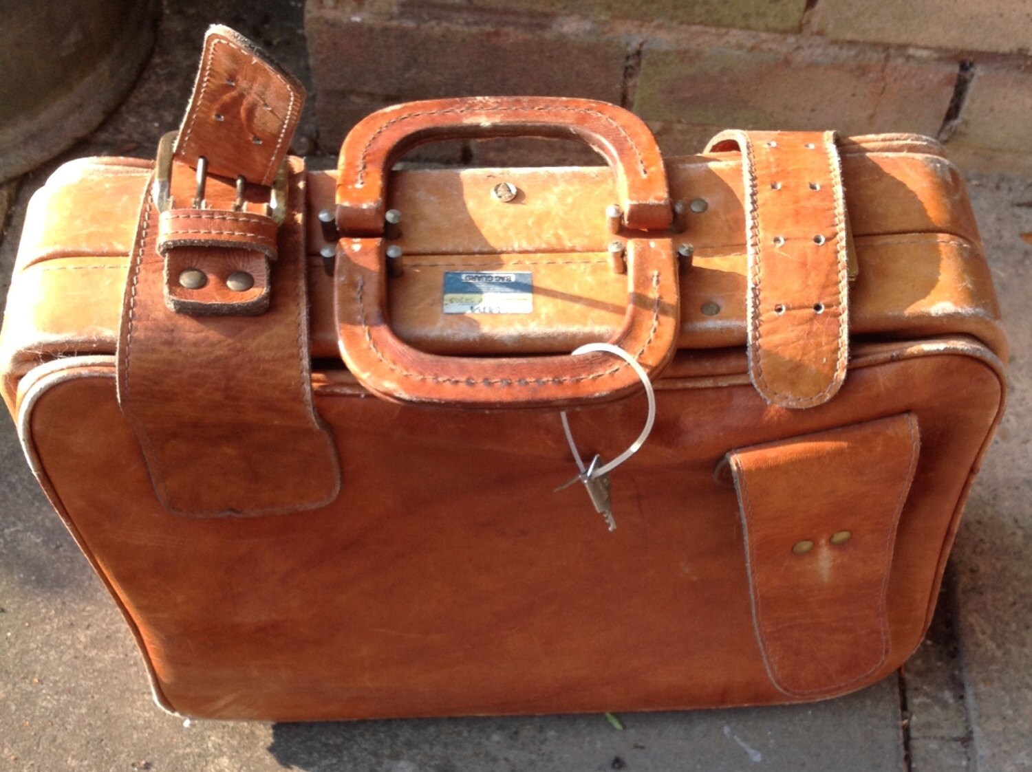 Vintage Brown tan leather overnight suitcase – Haute Juice