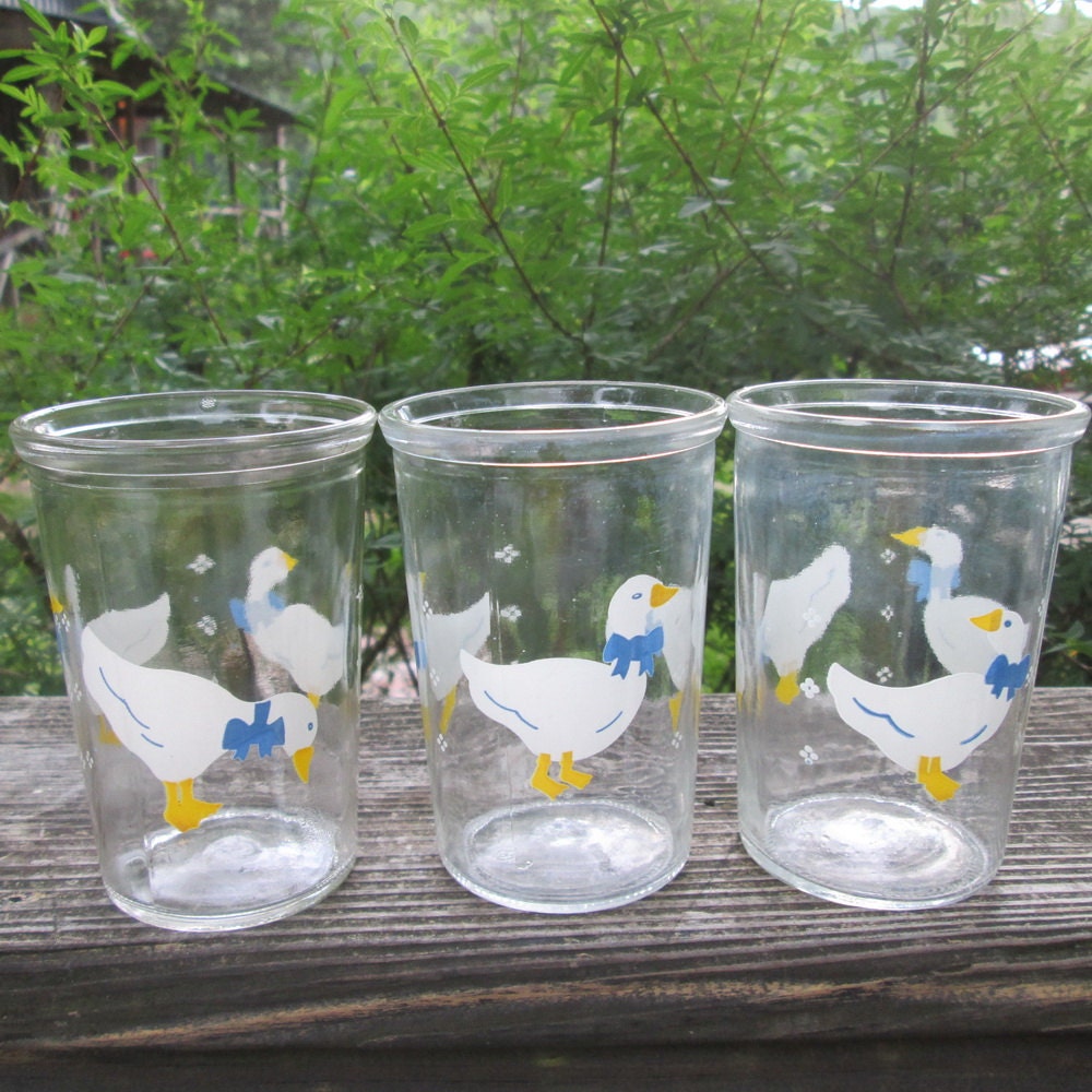 Twelve Vintage Glasses Jelly Glasses Blue and White Ducks