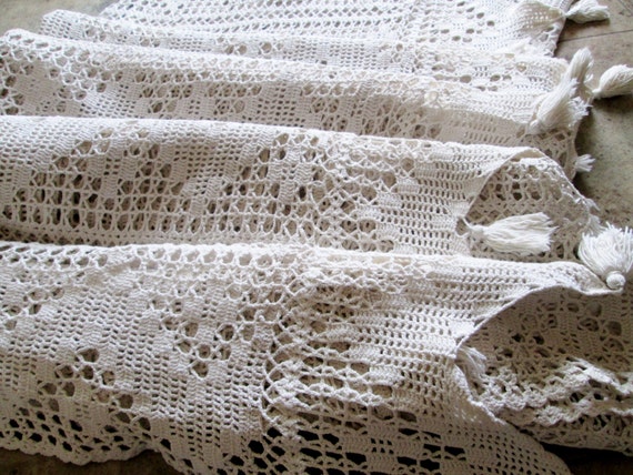 Vintage Bedspread Lace Crochet Crocheted Coverlet Bed Linen