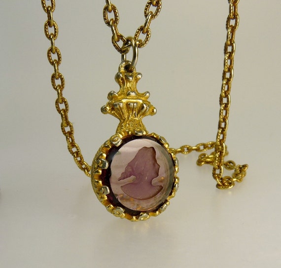 intaglio pendant