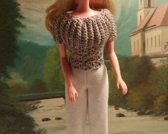 Crocheted sweater and comfy pants for Barbie with shoes