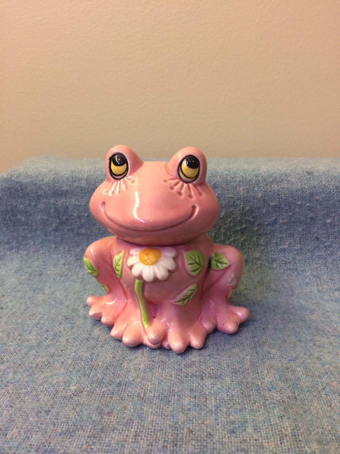 Adorable Pink Frog Toad 1970s baking soda holder Fridge