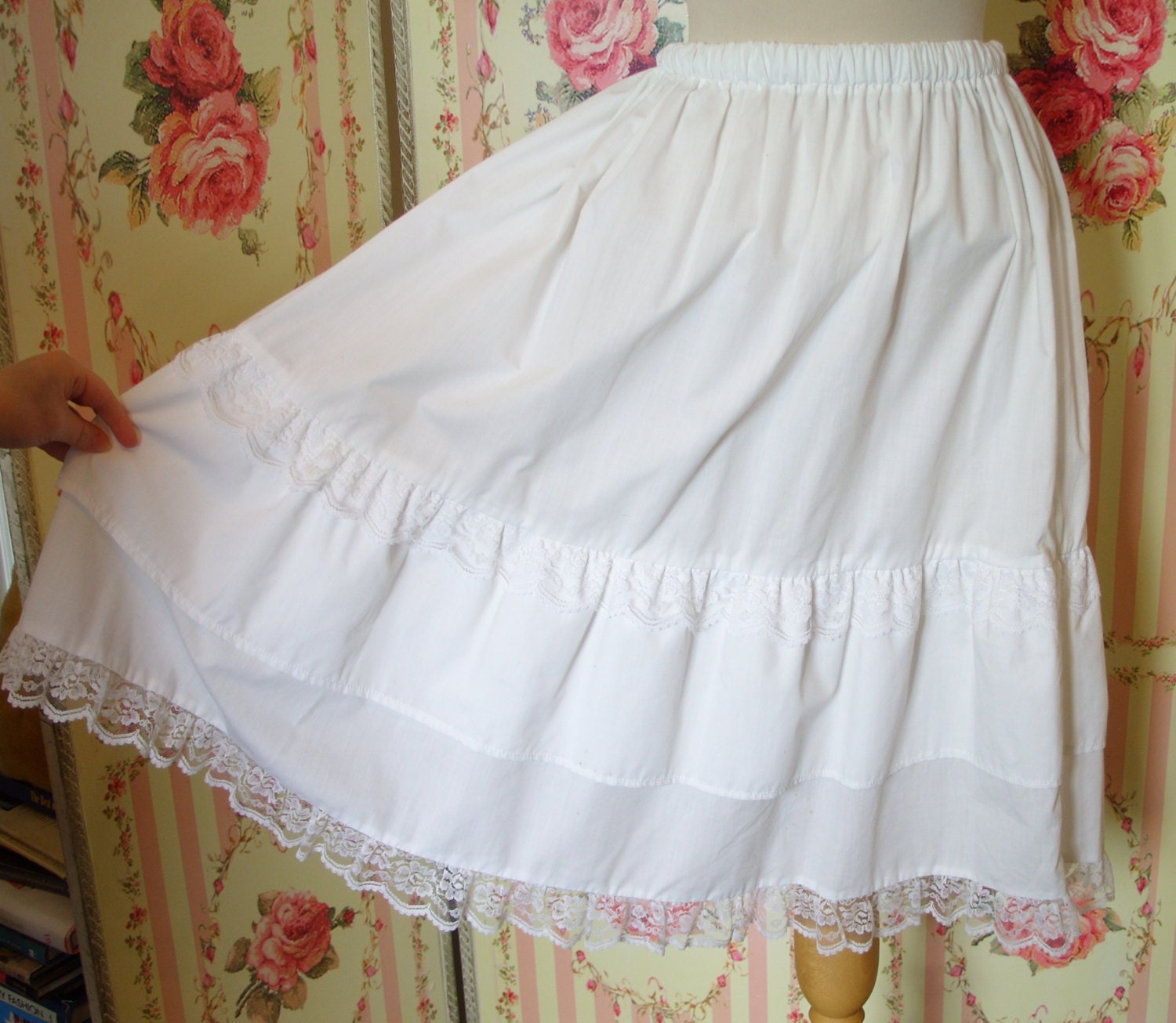 1970s Petticoat / Flared Ruffled Tiered Under Skirt / Half