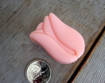 10 Beautiful MINI Tulips - Soap favours - Peach colour - .80oz - Wedding favours - Thank you tags included - Phthalate free - Birthday's