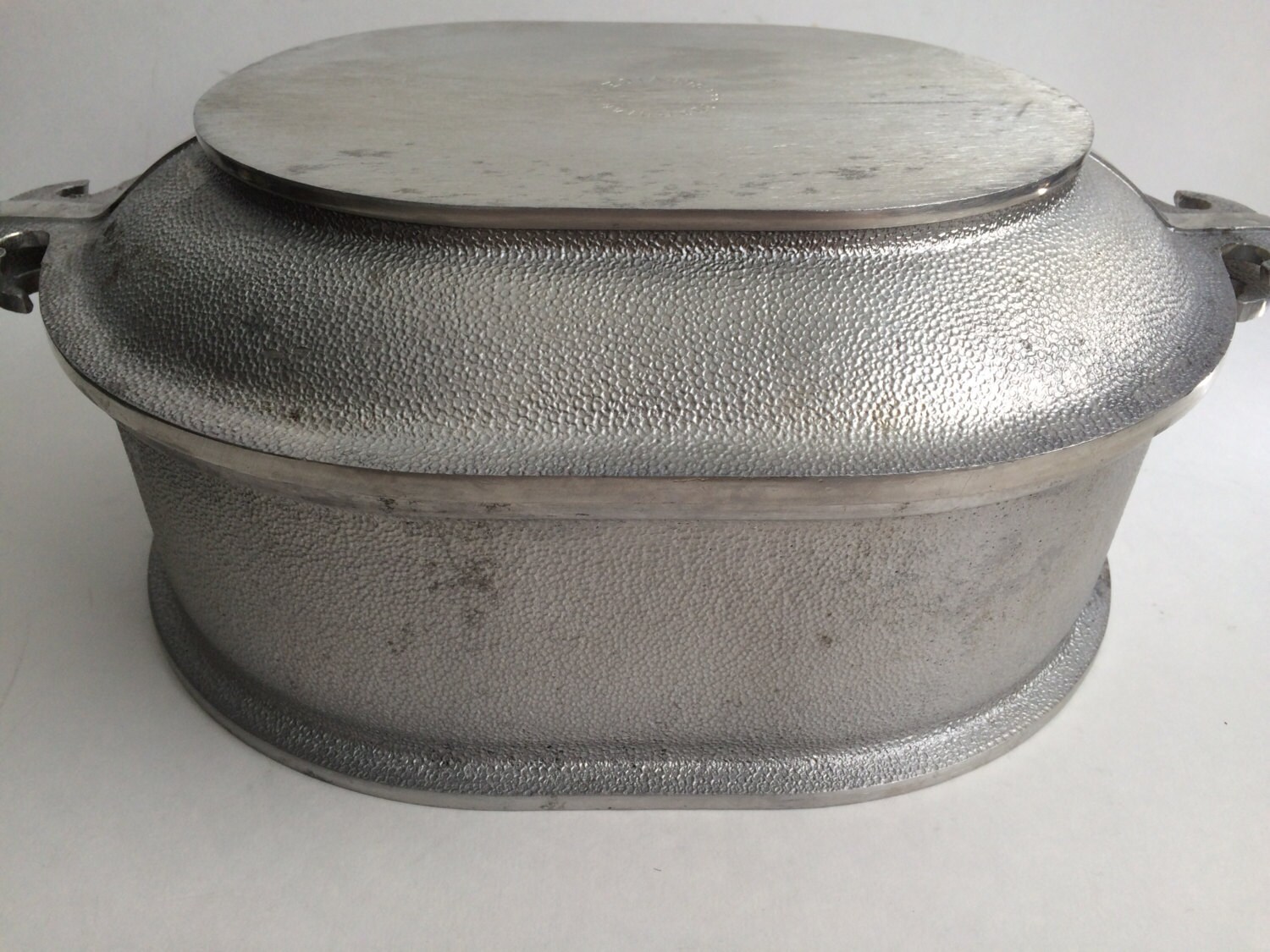 Guardian Service Cast Aluminum Oval Roaster by kitchenklutter