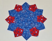 Patriotic Table Topper - 4th of July Fireworks Table Mat  - Americana Dresden Plate Candle Mat - Hand Quilted - Holiday Home Decor - TOSCOFG
