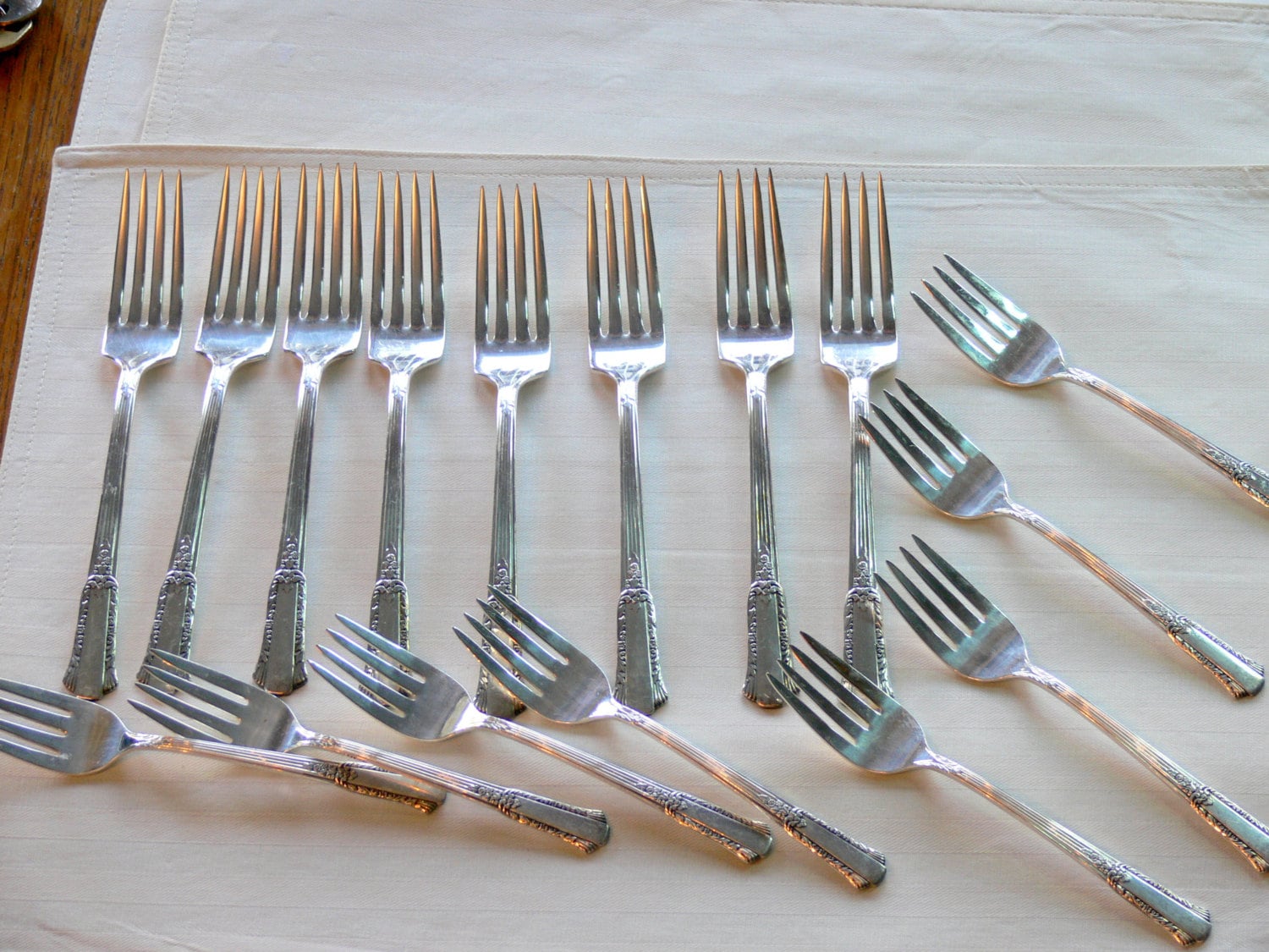 wm rogers silver plated silverware set