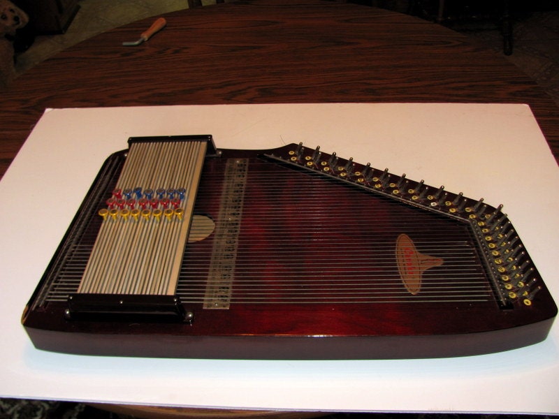Caroler Autoharp / Chromaharp / Rythm Band Instrument