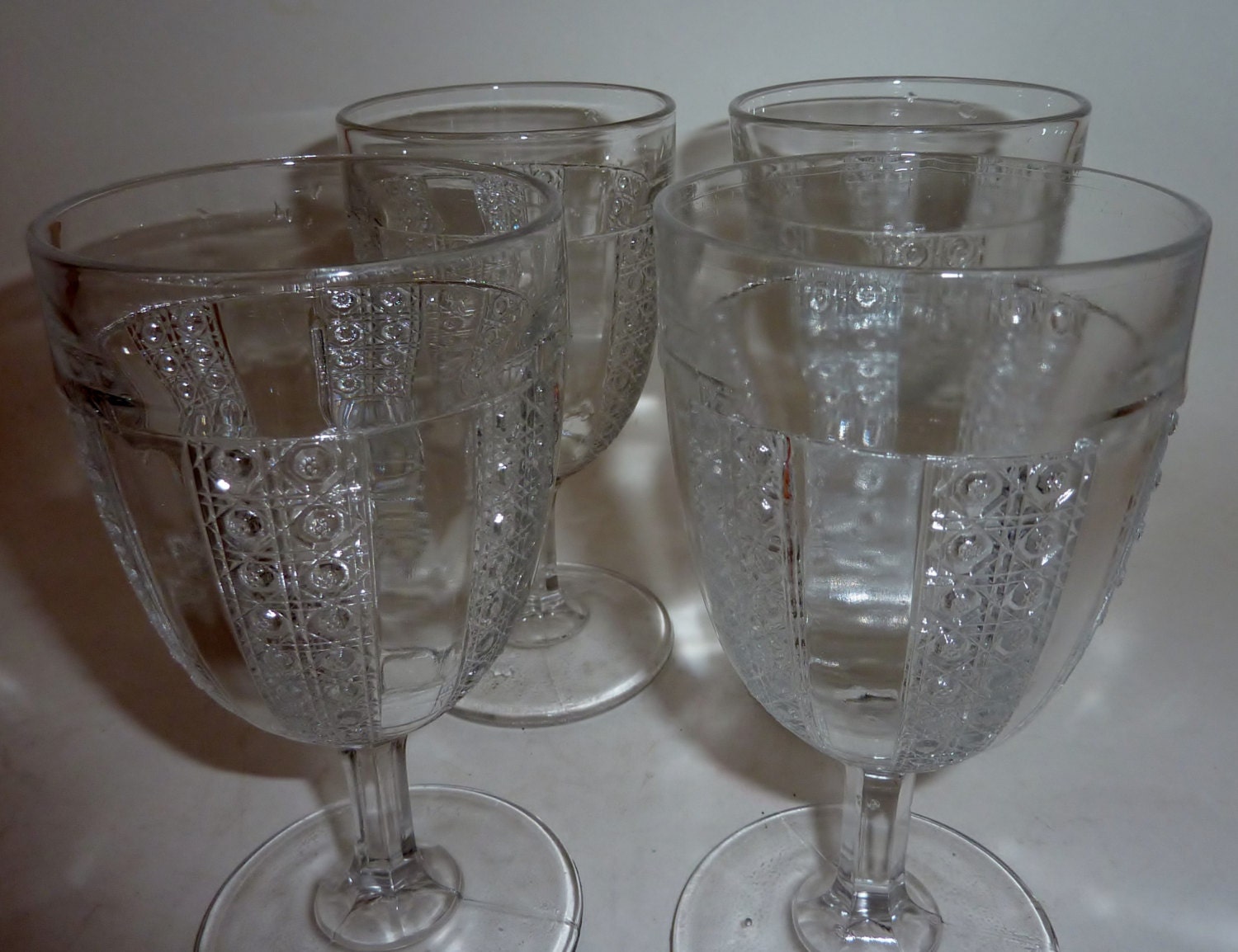 vintage set of 4 wine or ice tea glasses