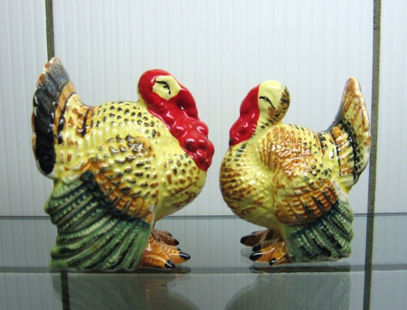 Vintage Turkey Pottery Figural Salt And Pepper Shakers Ceramic