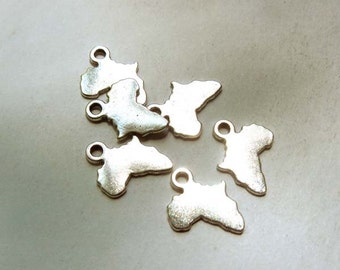 10 Antique Silver Africa Charm - 21-1-AF