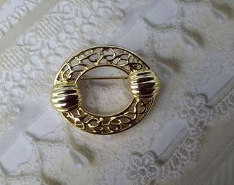 vintage brooch pin costume jewelry