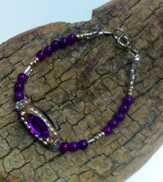 Items similar to Agate with Crystal accents and Russian Bead on Etsy