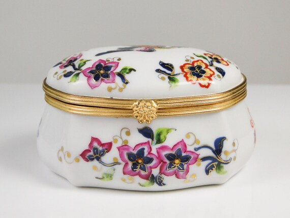 1967 Atelier Le Tallec Porcelain Box in Bayeux Pattern Hand