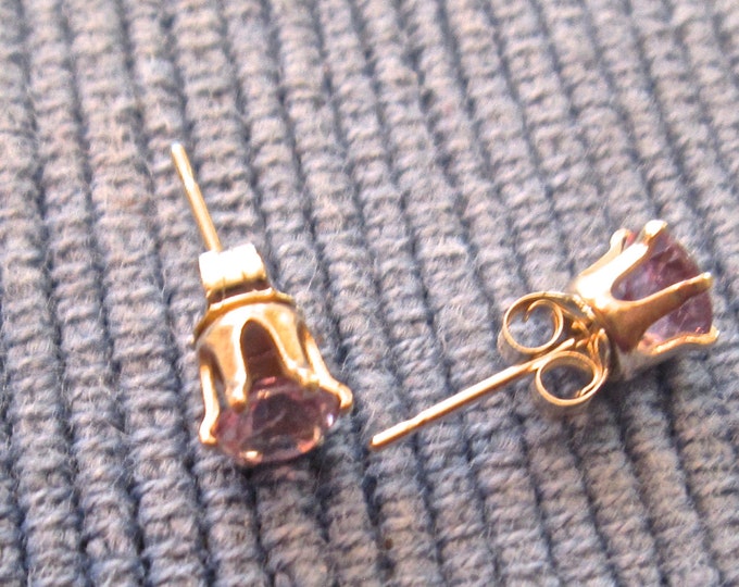 Amethyst Studs, 5mm Round, Natural, Set in Sterling Silver E787
