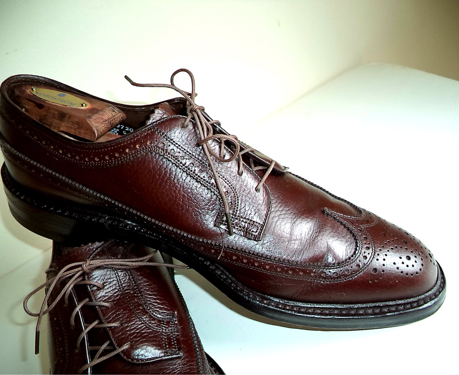 mens brown wing tip shoes