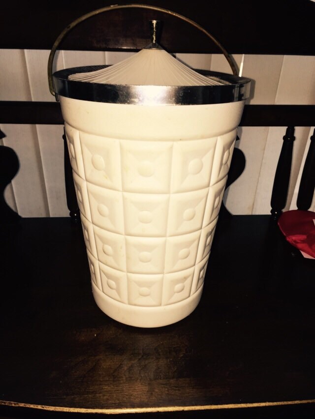 Vintage white Trash can with Lid and Handle Haute Juice