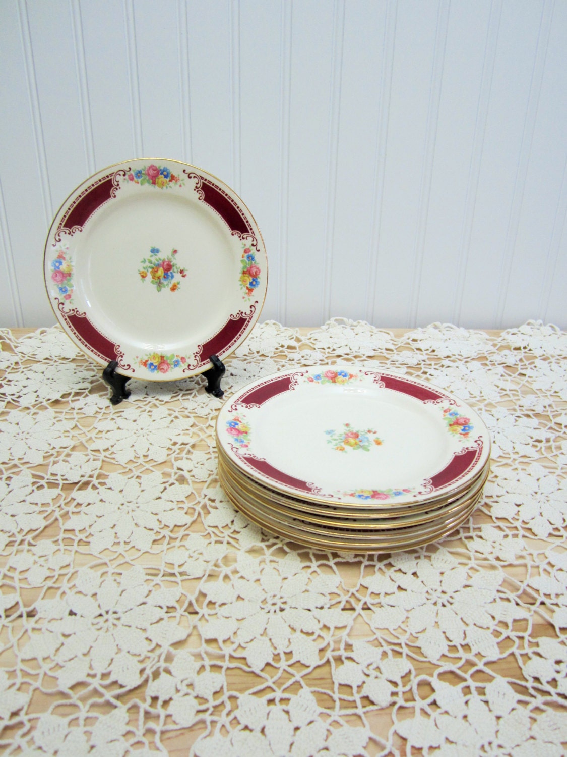 Elegant Vintage Homer Laughlin Majestic Brittany Burgundy Dessert/Pie