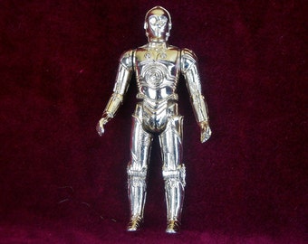 1977 Kenner Star Wars C-3PO Action Figure with Deep Gold Variant & 3 Line Variant