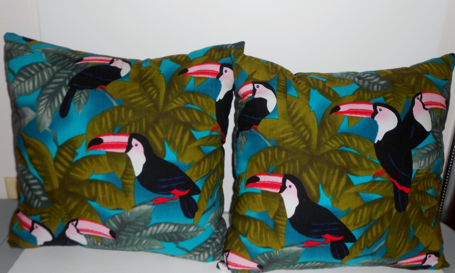 toucan pillow pet