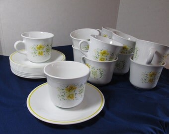 Corelle Ware cups and saucers yellow April flowers set of 12, Vintage 1970s