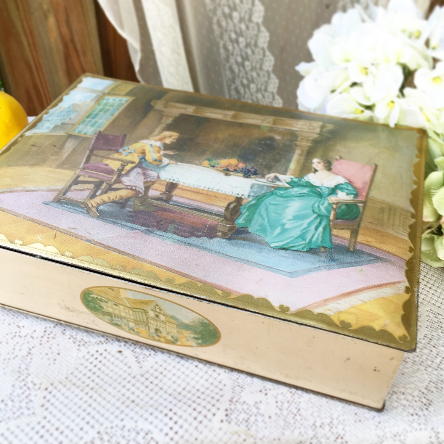 Large Vintage decorative Tin Box 18th Century scene Uneeda