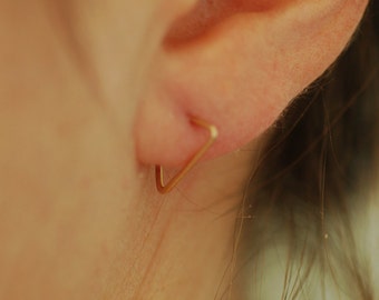 Triangle Cartilage Earring, GoldTriangle, helix Hoop, Tiny Hoop Earring, Triangle Earring, Triangle Hoop, Cartilage Hoop, Helix Earring