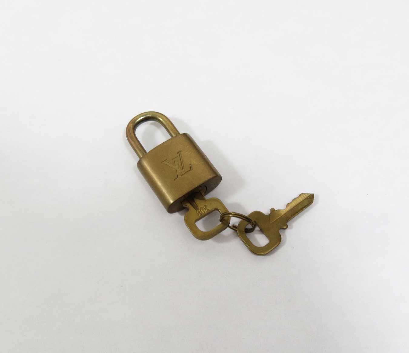 AUTHENTIC Louis Vuitton Lock & Keys Set 308 Haute Juice