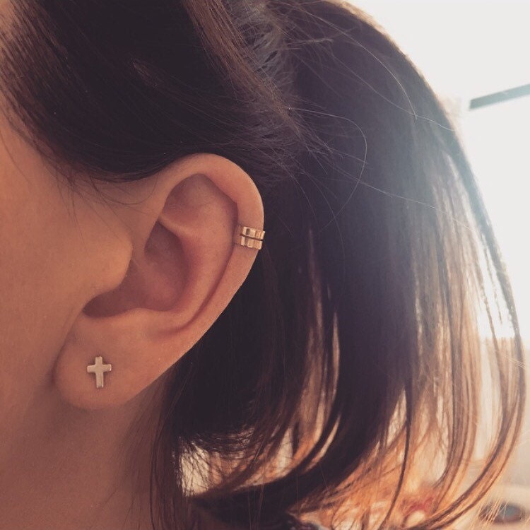 Simple 9ct Gold Ear Cuff 9ct trend ear wrap / ear jacket plain