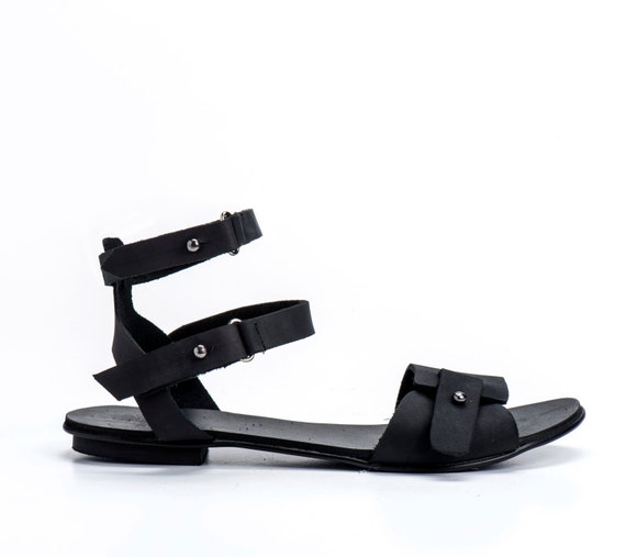Open Toe Flat Shoes / Black Leather Sandals / Comfortable
