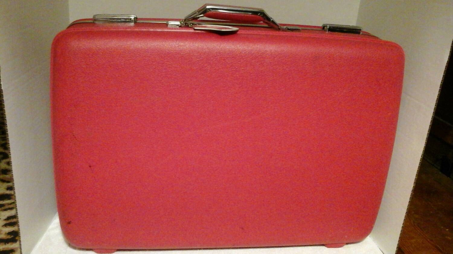 Red American Tourister vintage suitcase, great shape – Haute Juice