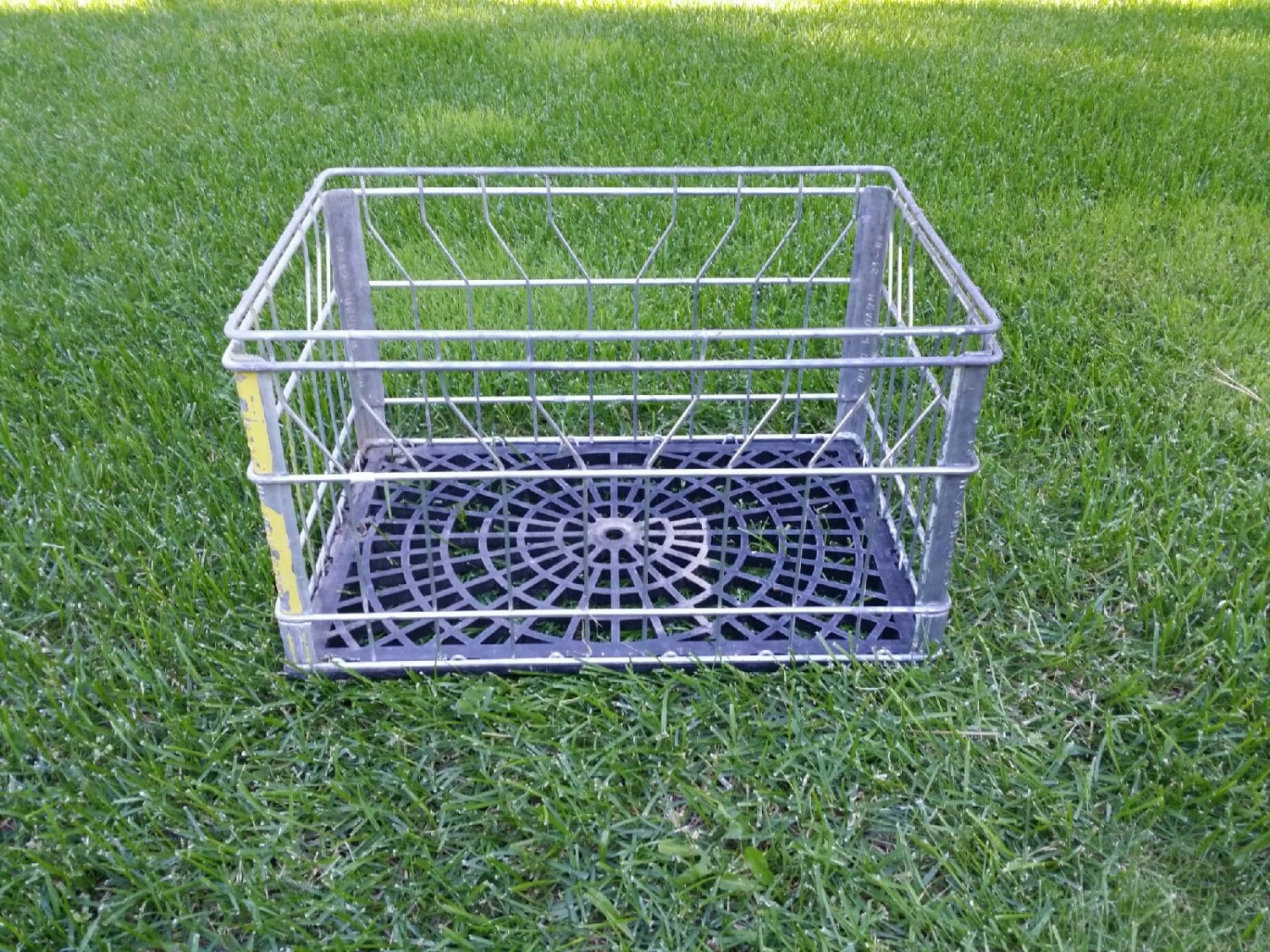 Vintage Steel Rectangular Milk Crate Creamery Cube Wire Basket