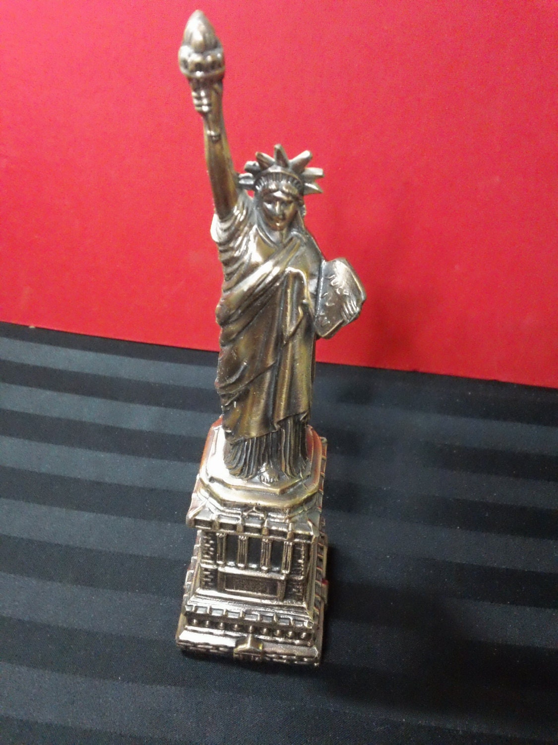 Vintage 9.5 Statue of Liberty USA coppertone metal
