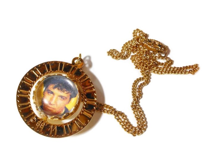 FREE SHIPPING Elvis Presley pendant necklace, 1977 glass ball photo spinning gold tone round frame, King of Rock and dates on reverse