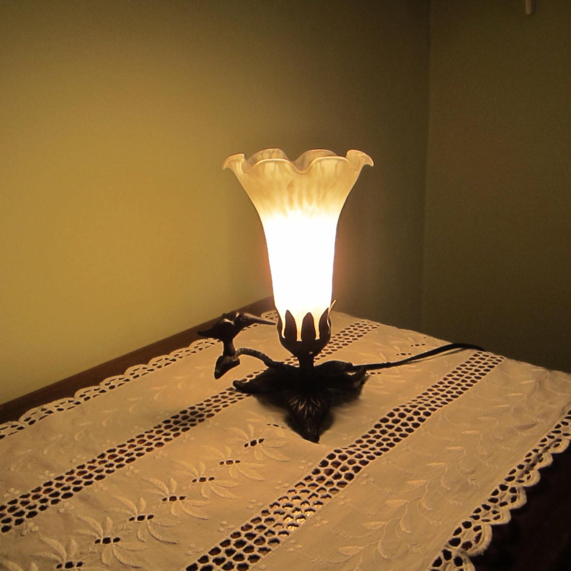 Acent Brass Lamp / Hummingbird / Tulip Shade / Art Nouveau