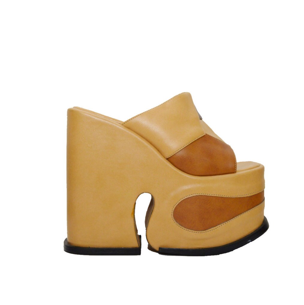 platform slides tan
